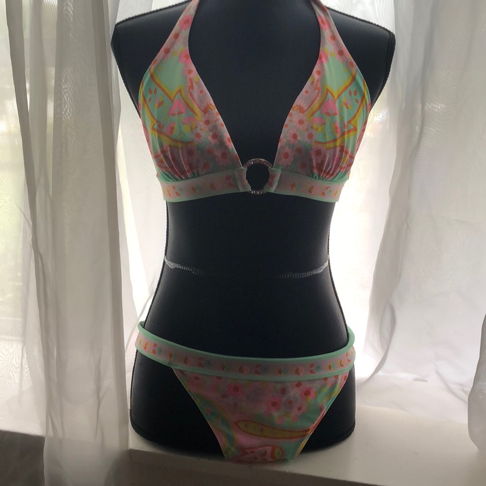 Lightly worn Victoria secret bathing suit .
